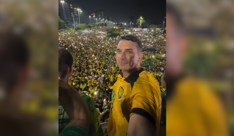 Flávio Bolsonaro apresenta propostas para o Amazonas em Manaus