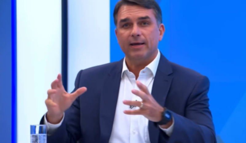 Flávio Bolsonaro propõe mudanças no Judiciário e segurança pública