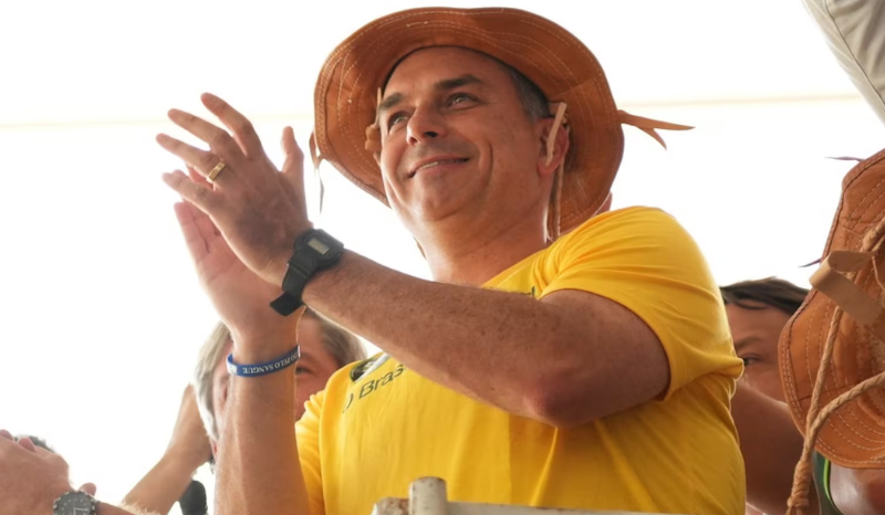 Flávio Bolsonaro foca no Norte e Nordeste na reta final da campanha