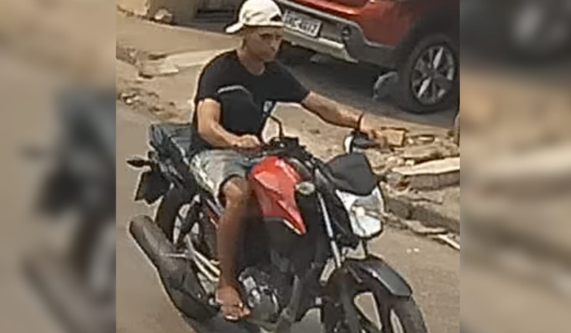 Suspeito é flagrado furtando motocicleta no bairro Jorge Teixeira, em Manaus