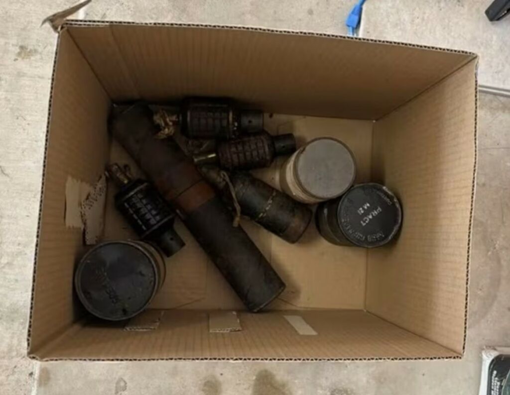 Homem descobre granadas da Segunda Guerra em caixa de leilão no Texas