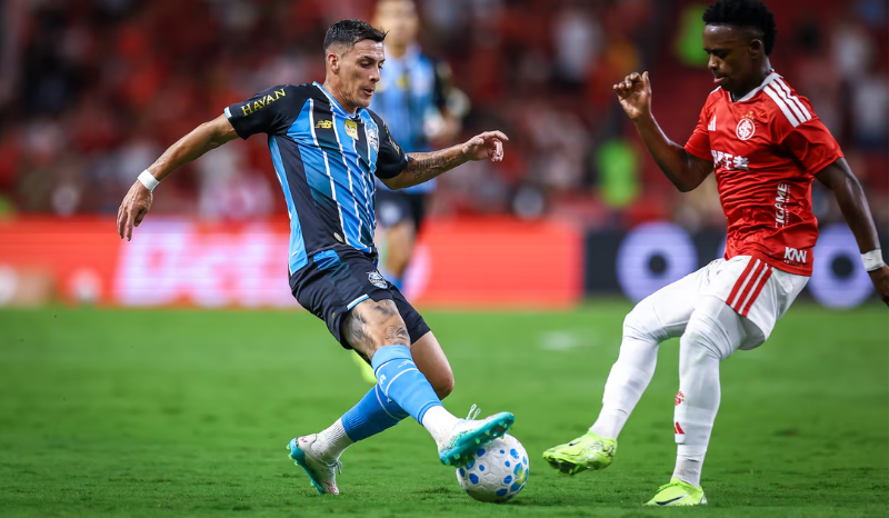 Clássico Gre-Nal: Grêmio e Inter enfrentam pressão na luta contra rebaixamento