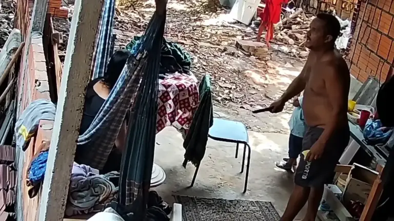Idosa é forçada a deixar casa após agressão do filho por disputa de terreno