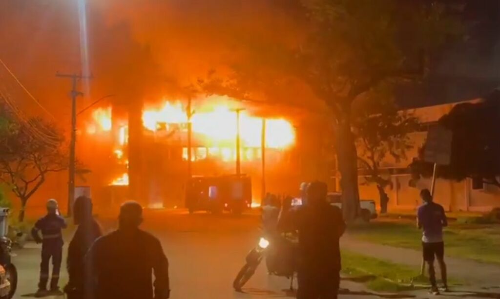 PF inicia investigação sobre incêndio na Universidade Federal de Pernambuco