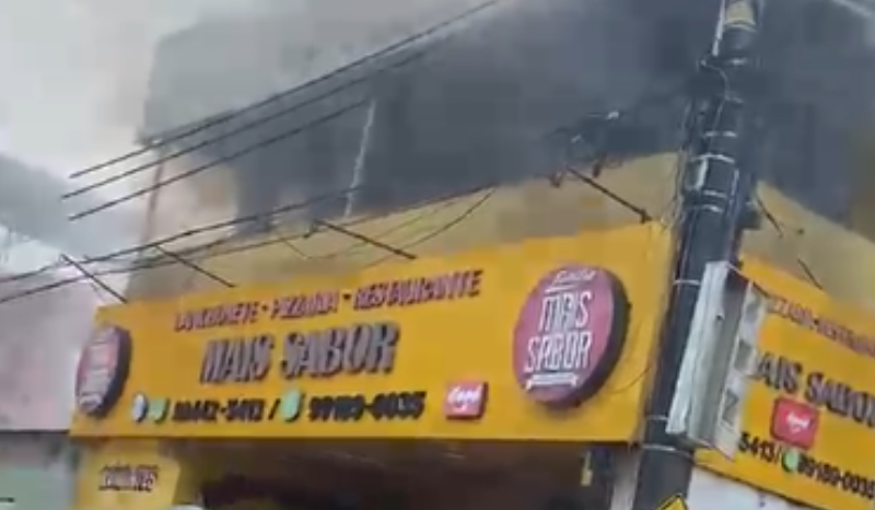 Incêndio atinge lanchonete e restaurante no bairro Betânia, em Manaus