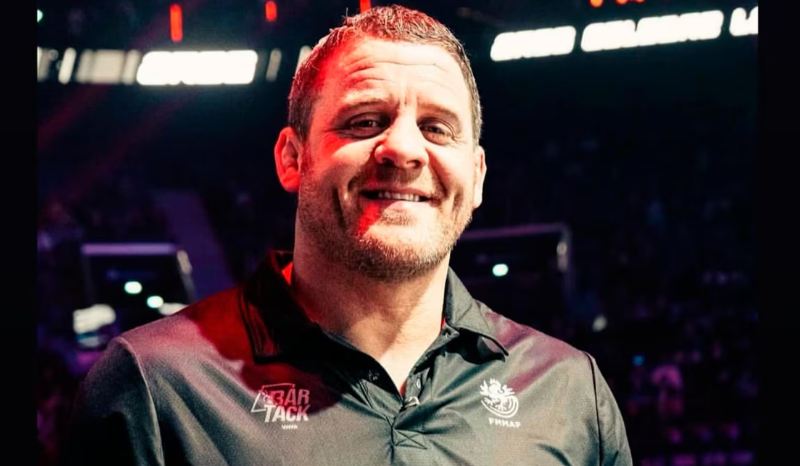 Juiz sugere nova regra para eliminar dedadas no olho no MMA