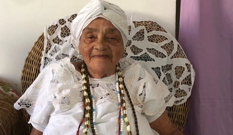 Falecimento de Mãe Senhora de Ewá, referência do candomblé no Brasil