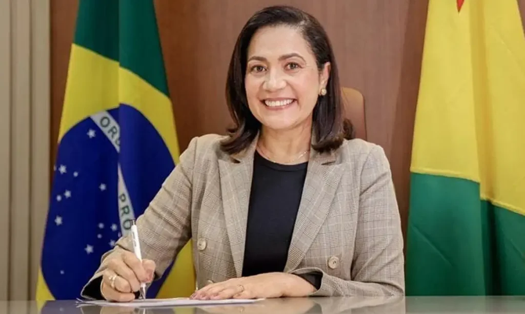Mailza Assis é reeleita governadora do Acre com 83,88% das urnas apuradas