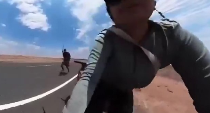Mulher é perseguida por homem armado com objeto semelhante a facão no Quênia