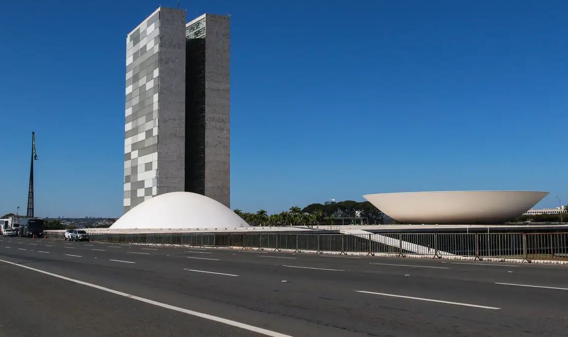 PL se destaca e elege a maior bancada de deputados e senadores