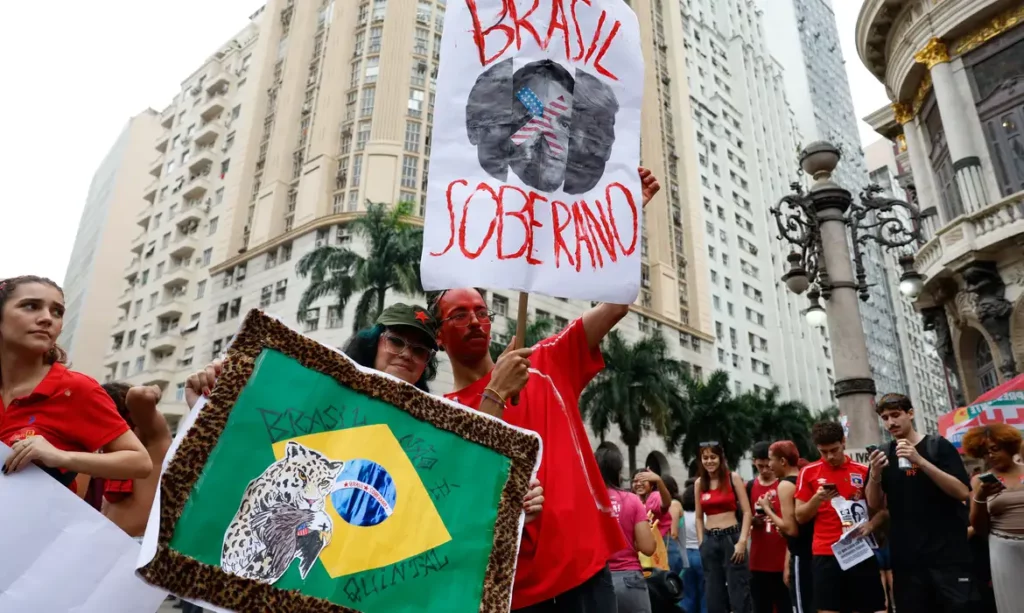 Estudantes realizam ato no Rio em apoio a Lula nas eleições de 2026