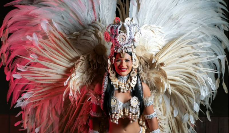 Isabelle Alcântara é a nova Rainha do Folclore do Garantido em Parintins