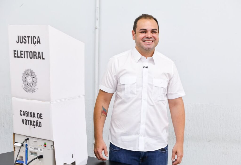 Roberto Cidade destaca compromisso com o futuro durante votação em Manaus