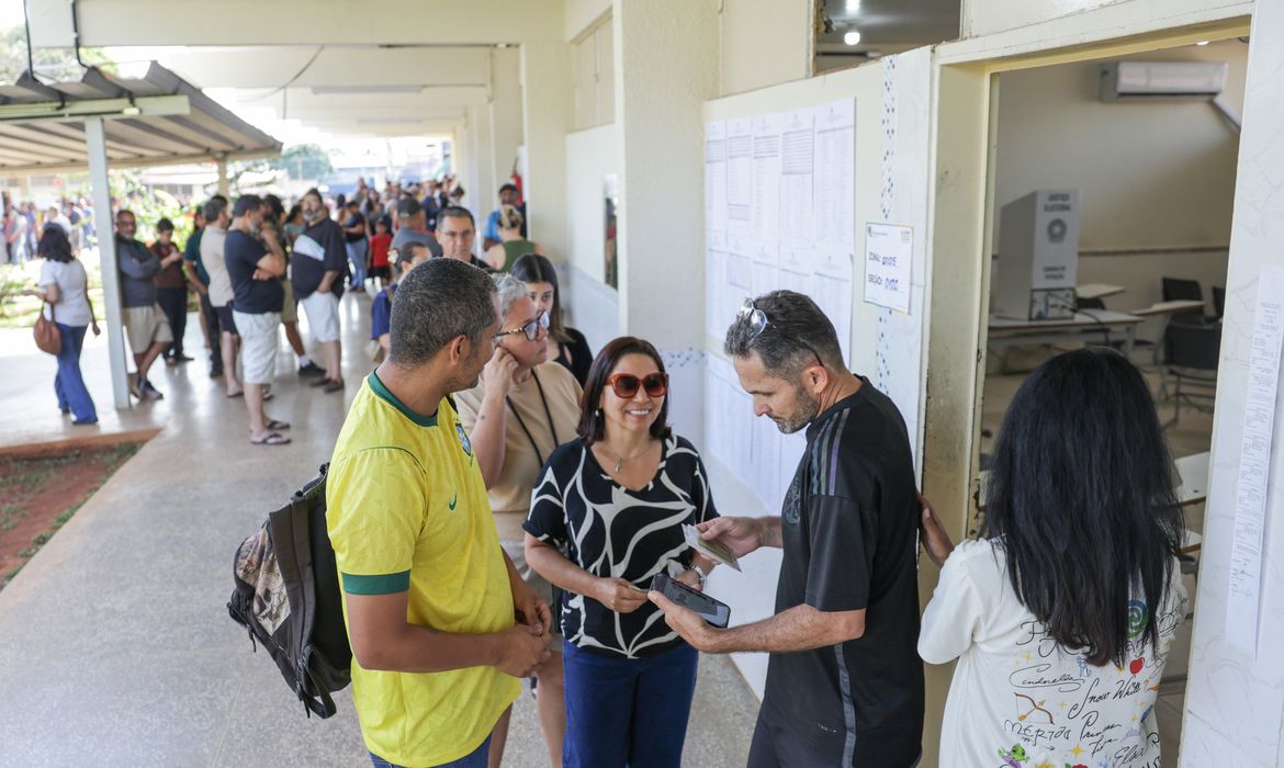 Direito ao Voto: Trabalhadores Podem se Ausentar sem Perda de Salário