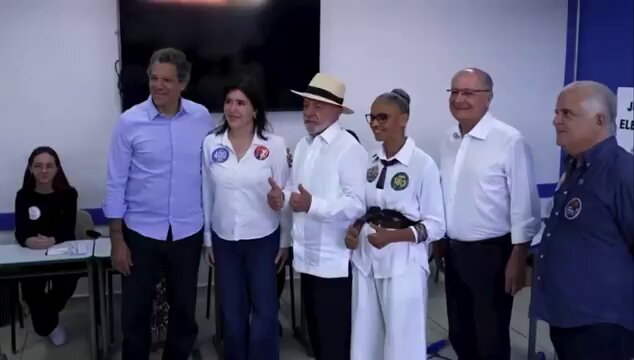 Lula vota e destaca a importância da democracia nas eleições de 2026