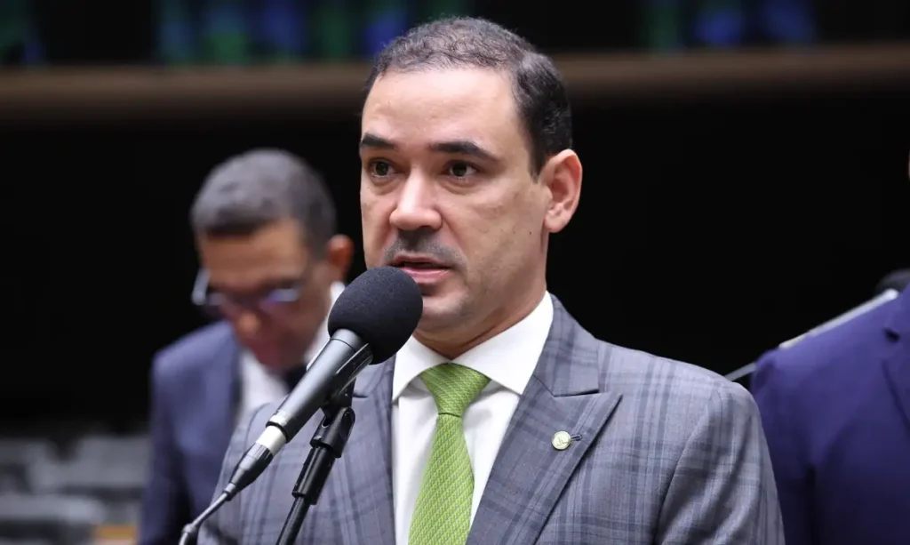 Vicentinho Júnior é o novo governador do Tocantins com 63,95% dos votos