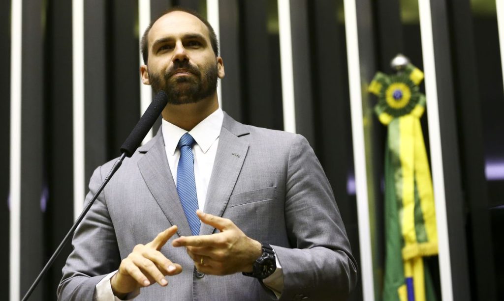 STF inicia julgamento de ação de Tabata Amaral contra Eduardo Bolsonaro