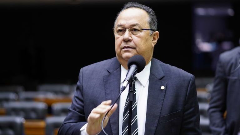 Silas Câmara não é reeleito e deixa a Câmara dos Deputados após 28 anos