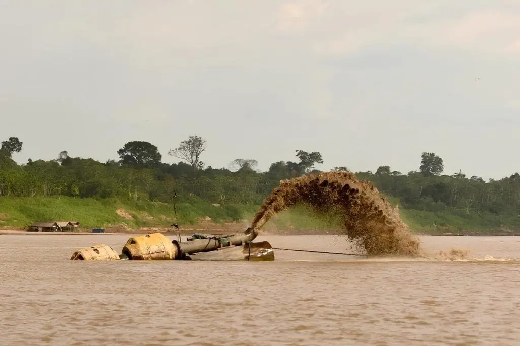 DNIT inicia dragagem em quatro trechos de rios do Amazonas em setembro