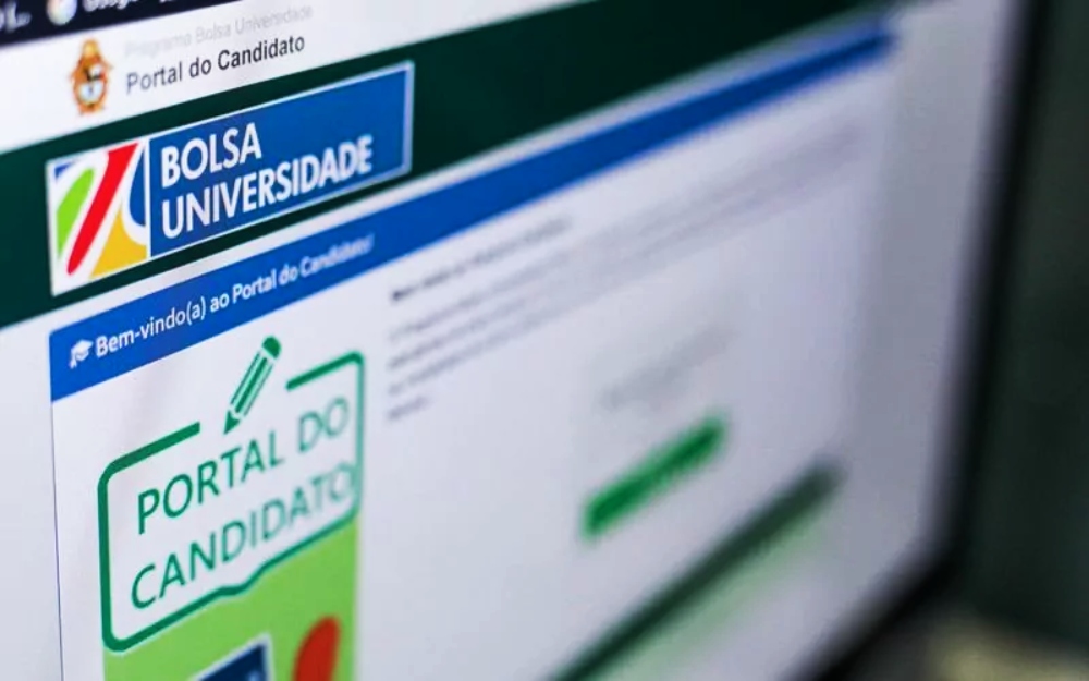 Prefeitura de Manaus alerta sobre golpe em bolsas do Bolsa Universidade 2027