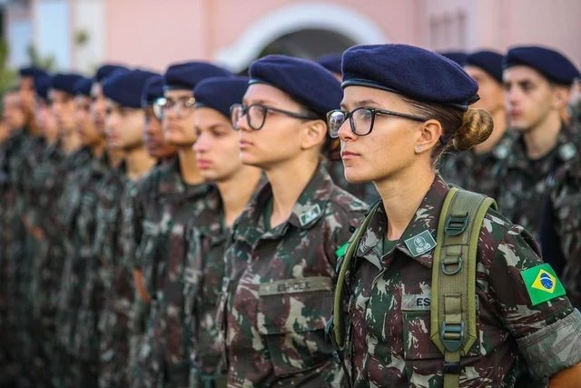 Prazo para alistamento militar de jovens que completam 18 anos em 2026 vai até 30 de junho