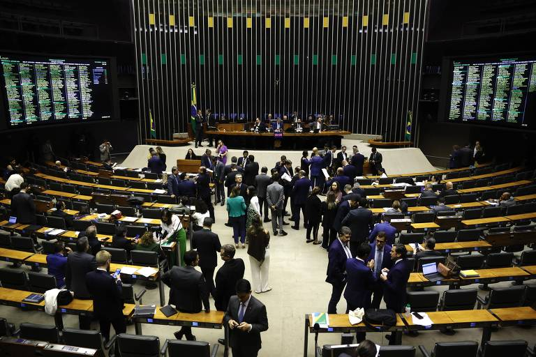 Comissão da Câmara aprova projeto sobre transporte gratuito no Dia de Finados