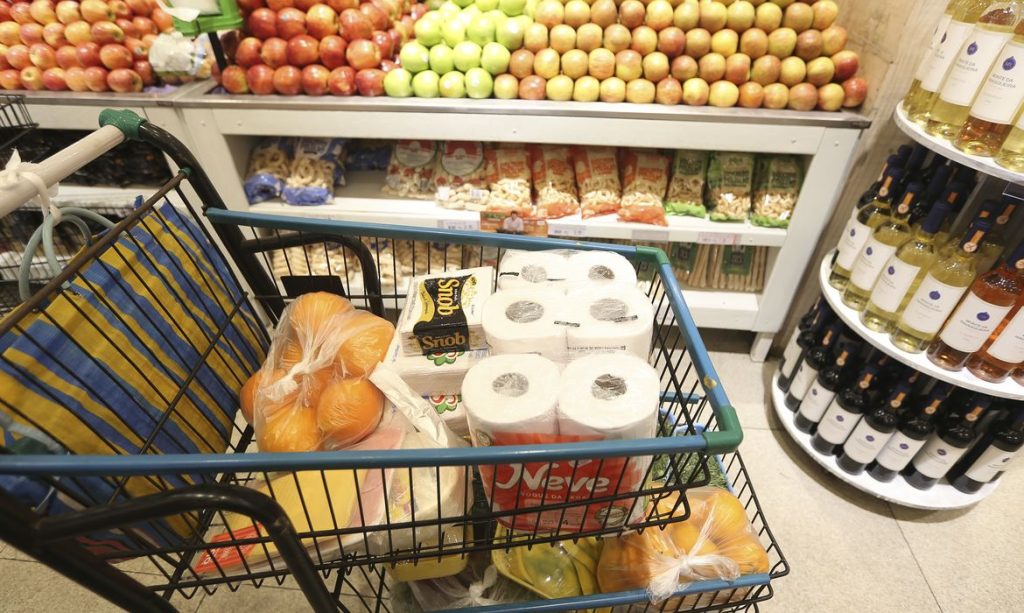 Inflação oficial desacelera para 0,16% em junho com queda nos alimentos