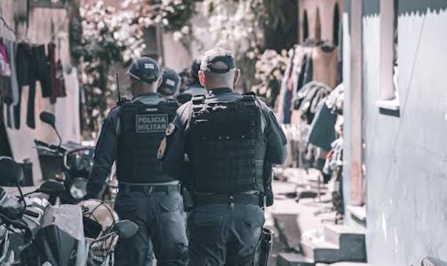 Homem é preso suspeito de sequestro e tortura em tribunal do crime em Alvarães