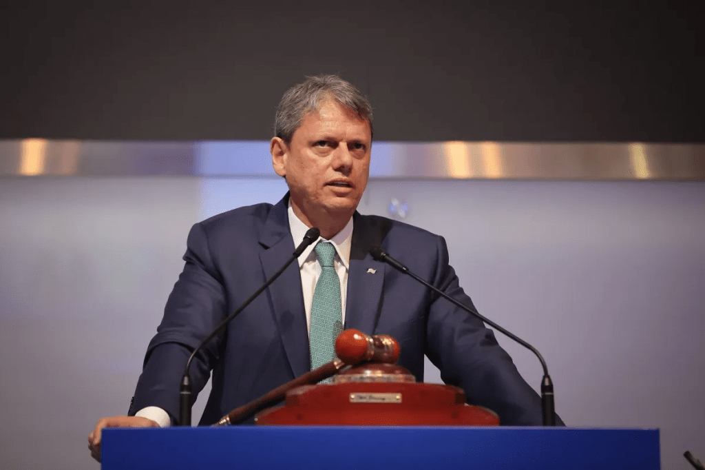 Tarcísio de Freitas confirma André do Prado como pré-candidato ao Senado