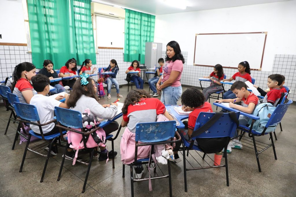 MEC disponibiliza 8 mil vagas gratuitas em pós-graduação para professores