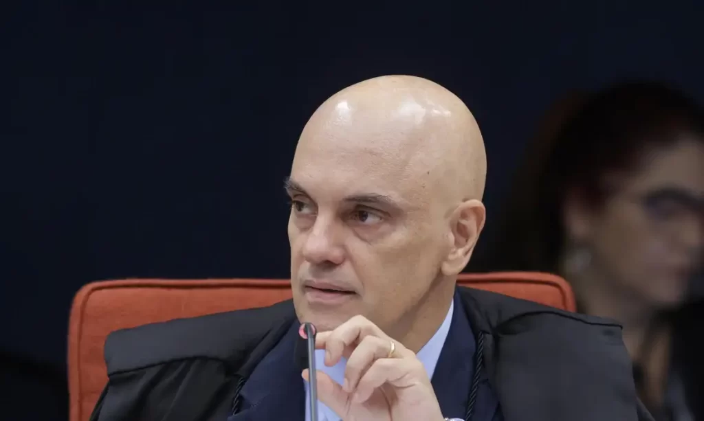 Ministro do STF aponta possível falta grave em caso de arma de Bolsonaro