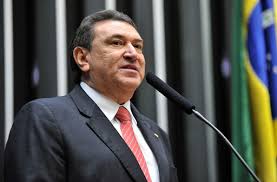 Átila Lins destaca decisão da presidente do TRF1 sobre licitação da BR-319