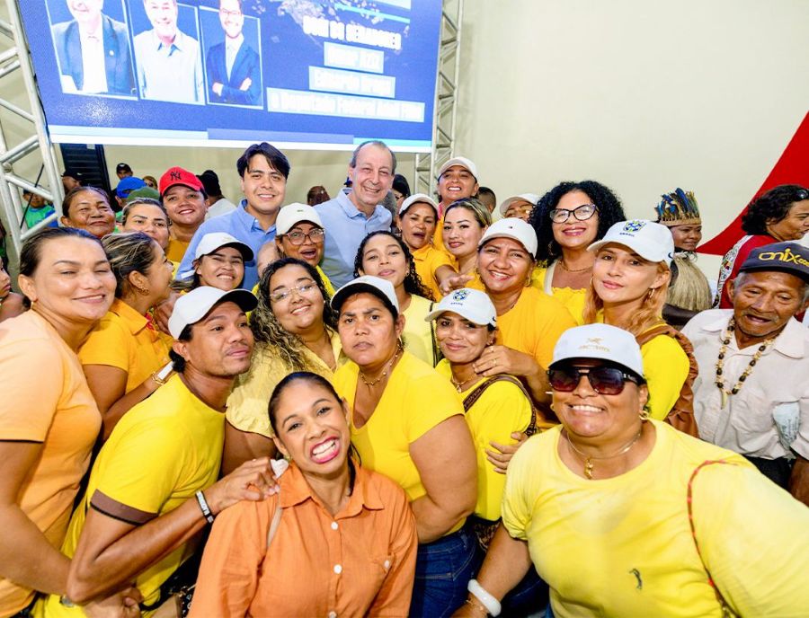 Omar Aziz e Braga realizam entregas em Coari com foco na população