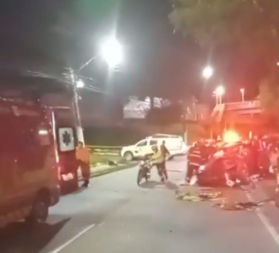 Três pessoas ficam feridas em acidente na avenida Darcy Vargas em Manaus