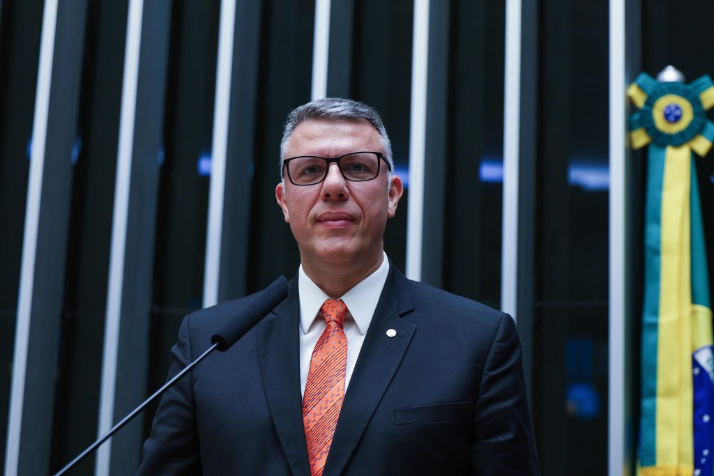 Deputado João Carlos alerta sobre riscos no uso de motos aquáticas em Lábrea