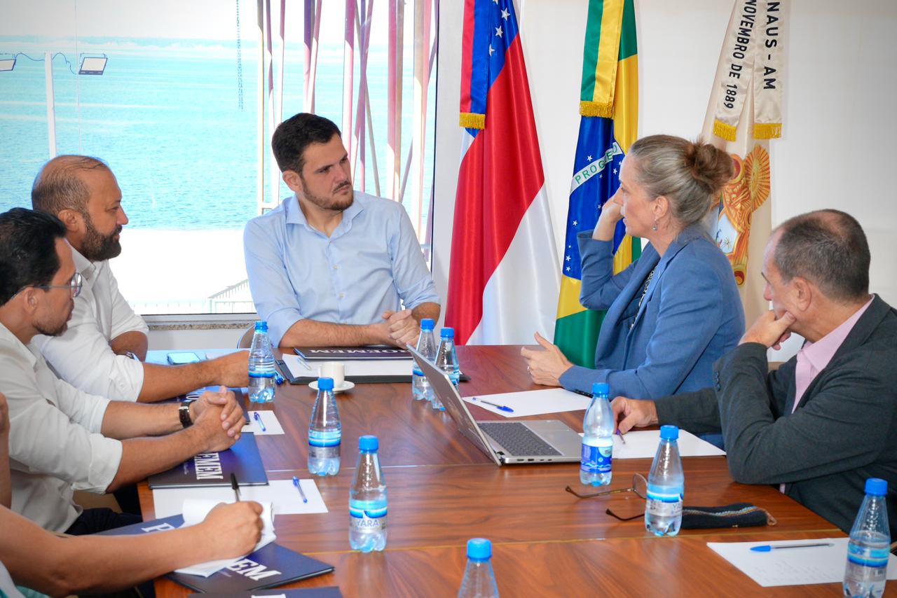 Prefeito Renato Junior discute expansão da educação com BID em Manaus