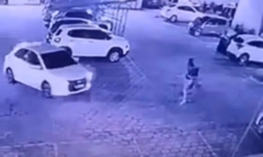 Adolescente de 12 anos é atropelada por carro em condomínio de Ananindeua