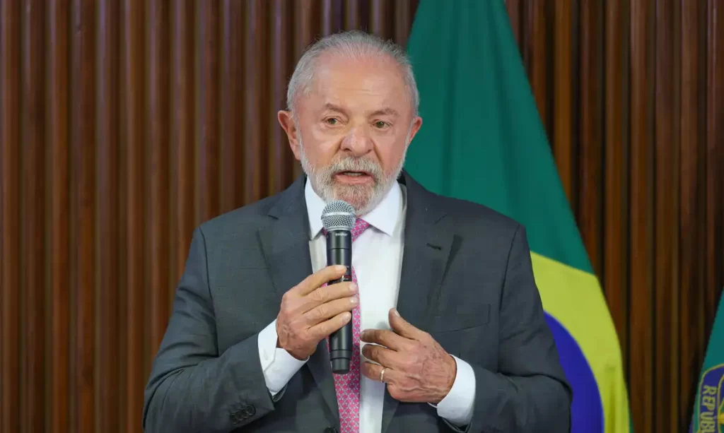 Lula passa por dois procedimentos médicos e deve receber alta nesta sexta