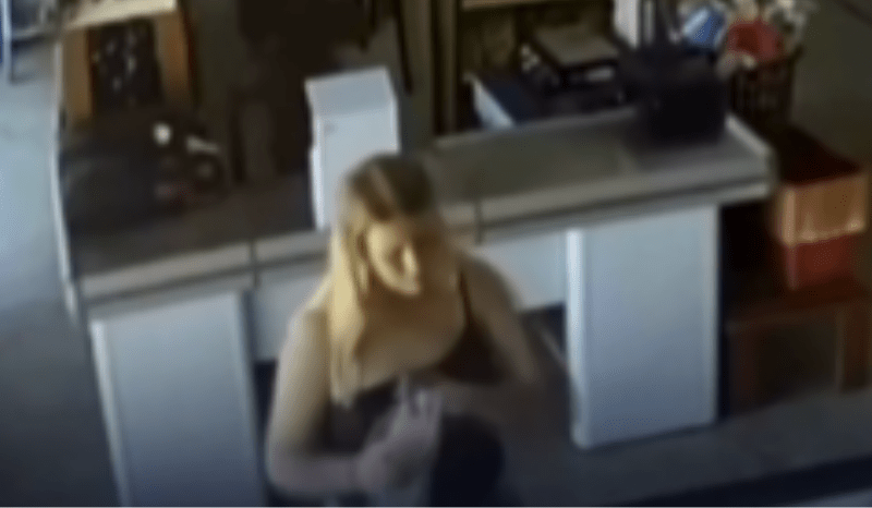 Mulher é presa suspeita de atear fogo em atendente em Delfinópolis