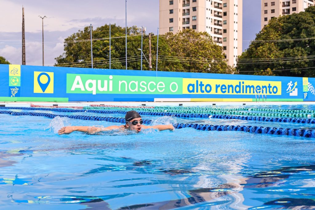 Governo do Amazonas abre vagas para natação na Vila Olímpica de Manaus