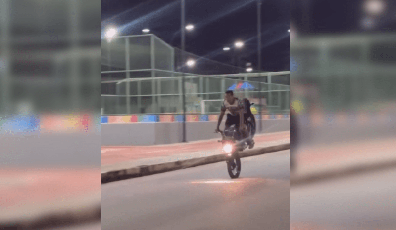 Motociclista cai ao tentar manobra 'RL' na PA-481 em Barcarena