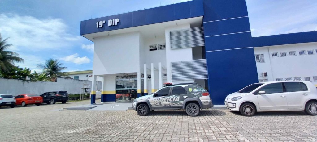 Mulher é detida por aplicar golpes de R$ 100 mil em Manaus
