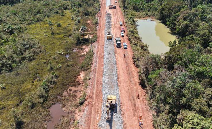 Lula se prepara para visitara BR-319 em meio a disputas judiciais
