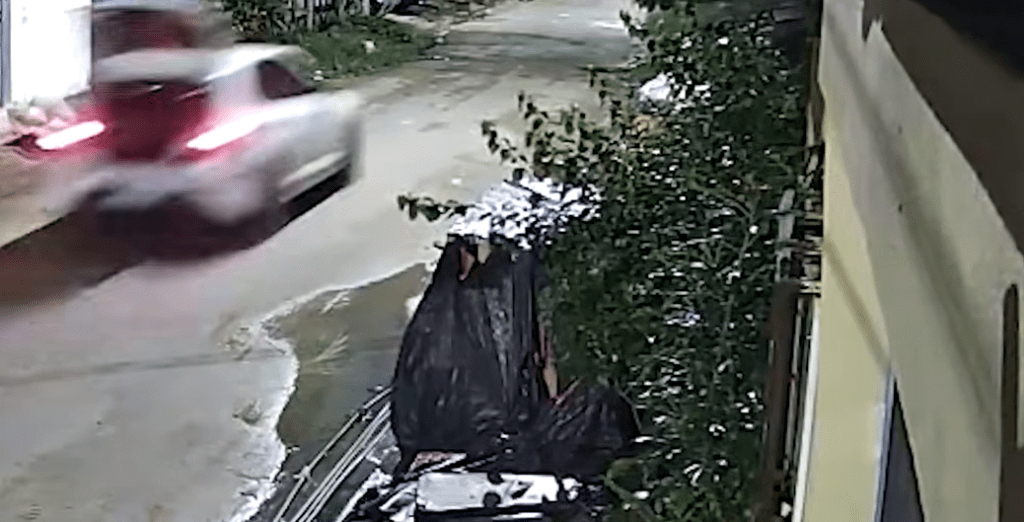 Menina de 5 anos é arremessada de carro em movimento na zona norte de Manaus