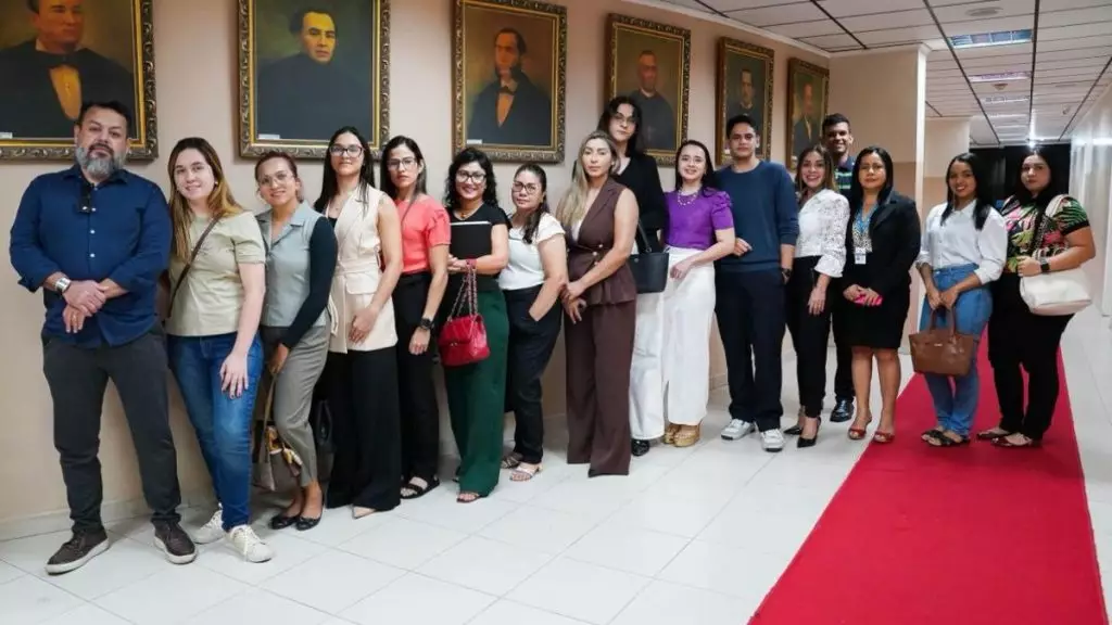Câmara Municipal de Manaus promove visitas guiadas para interação com a população