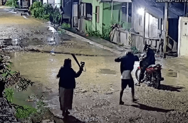 Mulher reage a assalto com sombrinha em Atalaia do Norte