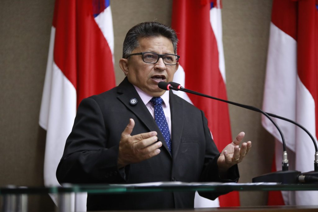 Deputado Sinésio Campos defende criação do programa Desenrola Amazonas