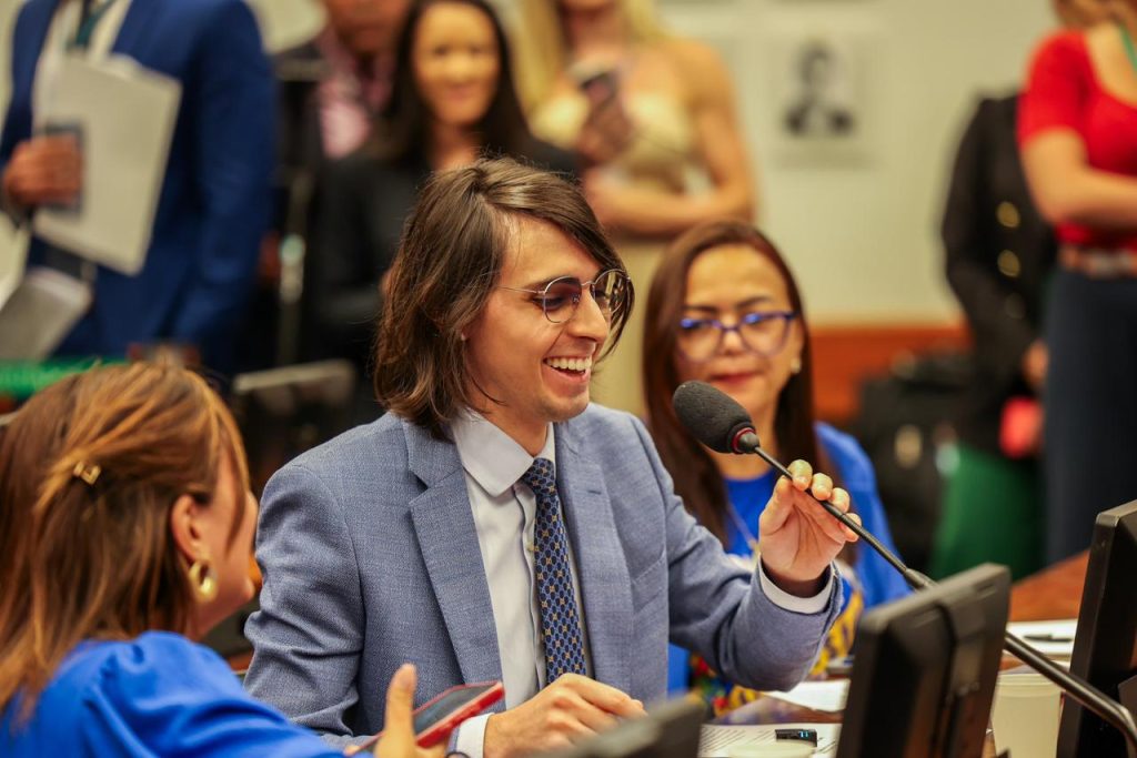 Comissão de Saúde aprova projeto que cria programa nacional de pesquisa sobre autismo