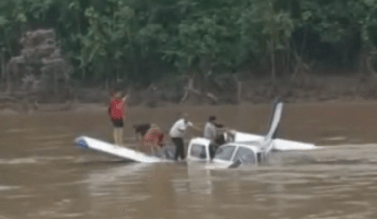 Avião com sete pessoas cai no Rio Tarauacá em Jordão, Acre