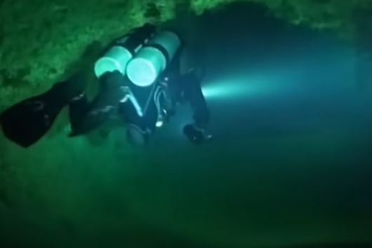 Vídeo de 2014 mostra caverna nas Maldivas onde cinco italianos morreram
